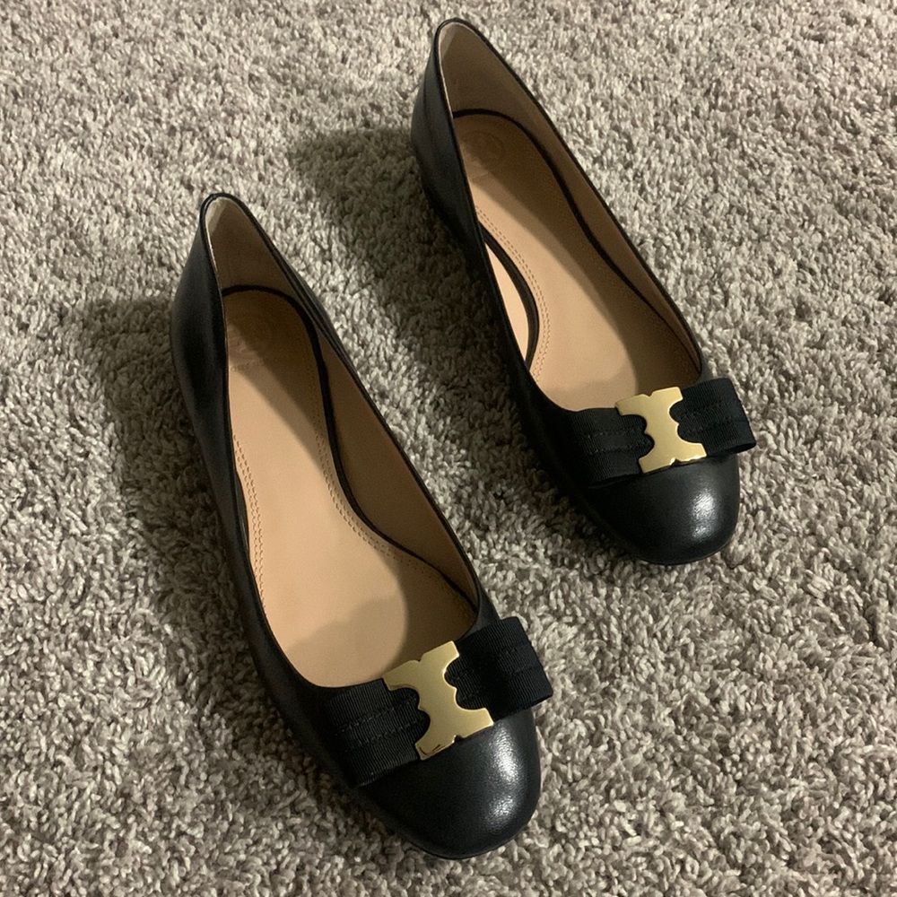 NWOT Tory Burch leather heeled flat